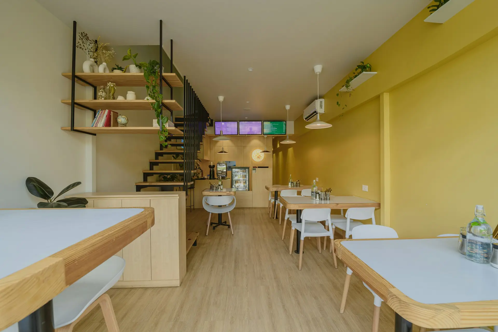 Restaurant rapide lumineux