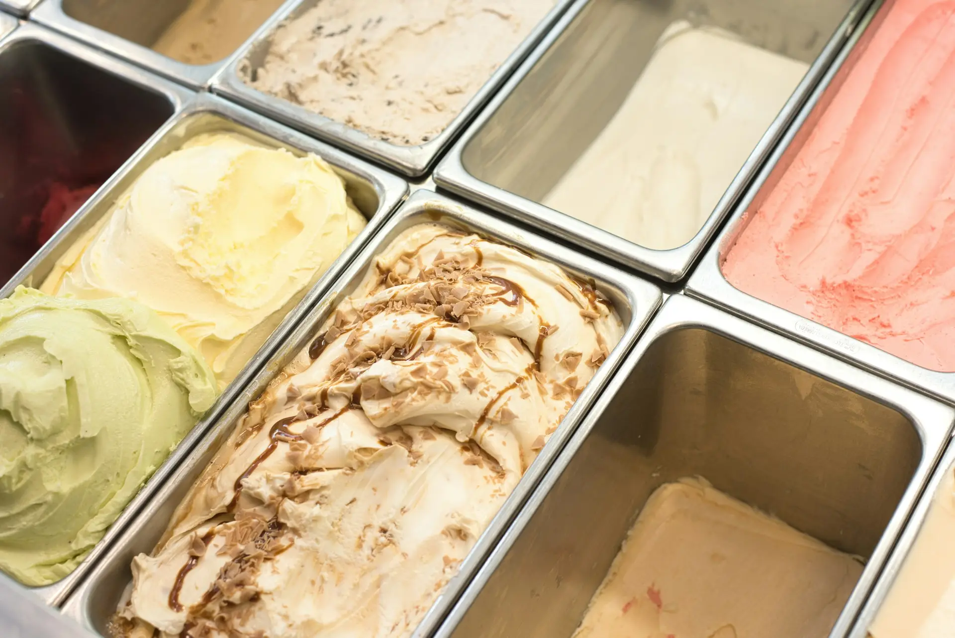 Bacs de glaces artisanales